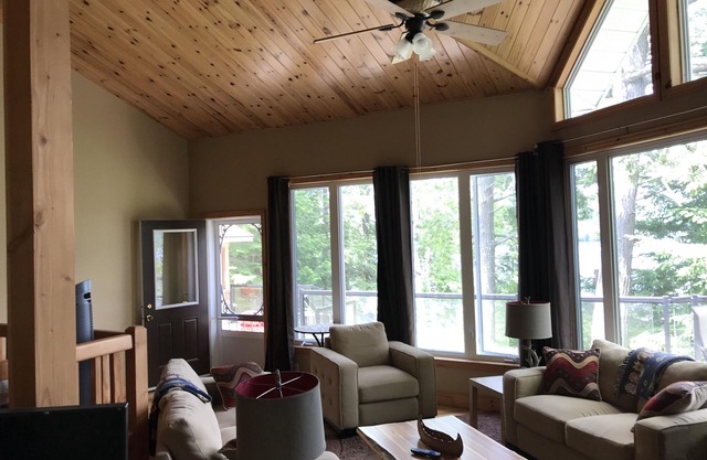 Beautiful Haliburton cottage on quiet lake!