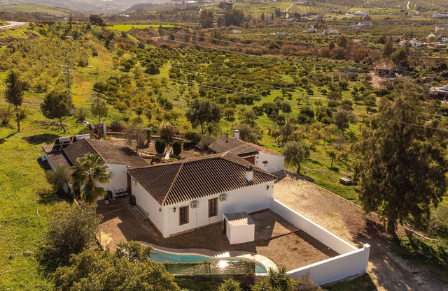 Beautiful home in Alora with WiFi