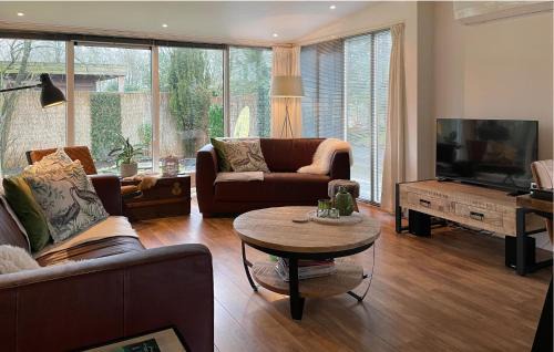 Beautiful Home In Erm With Wifi
