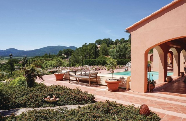 Beautiful home in Pierrerue