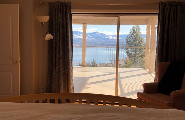 Beautiful lakeview 3 bdrm in West Kelowna