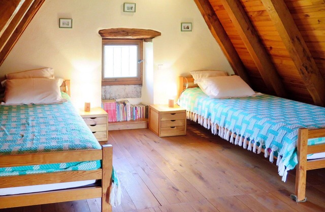 Beautiful private villa for 4 guests with TV, terrace, pets allowed and panoramic view
