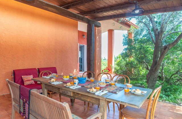 Beautiful private villa with A/C, WIFI, private pool, TV, terrace, pets allowed and panoramic view