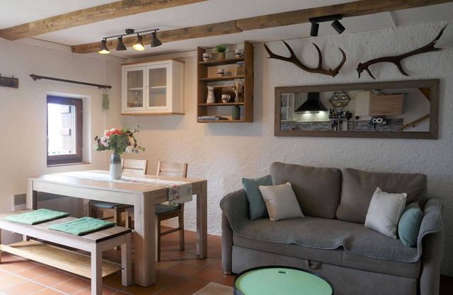 Beautiful private villa for 4 people with WIFI and patio