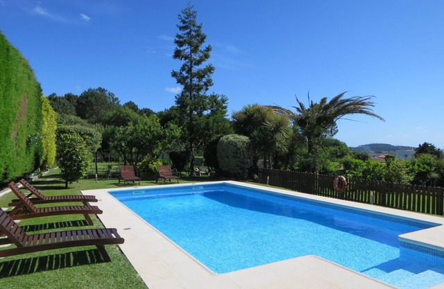 Beautiful private villa for 6 people with A/C, pool, WIFI, TV and terrace