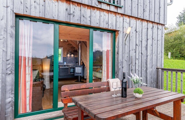 Beautiful private villa for 6 people with WIFI, TV and terrace