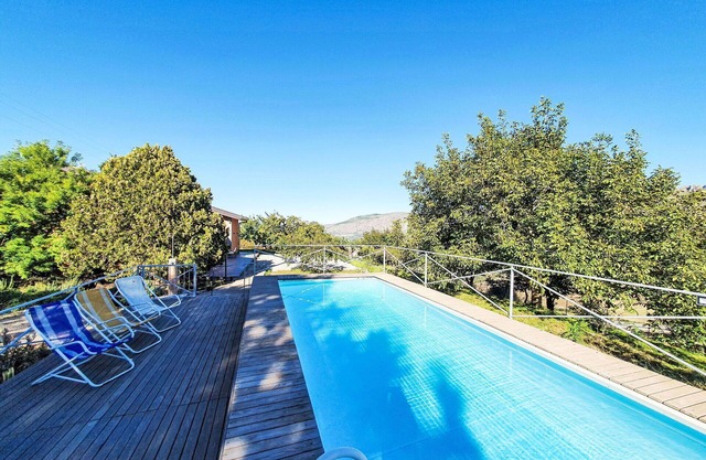 Beautiful private villa for 6 guests with WIFI, private pool, A/C, TV, terrace and pets allowed