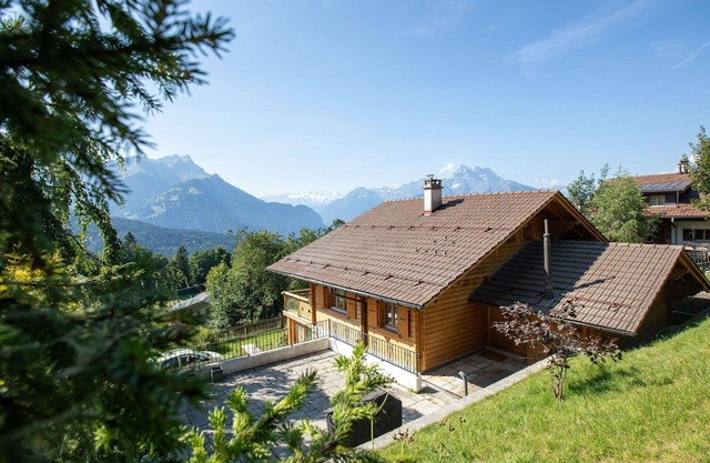 Beautiful private villa for 8 guests with WIFI, TV and terrace