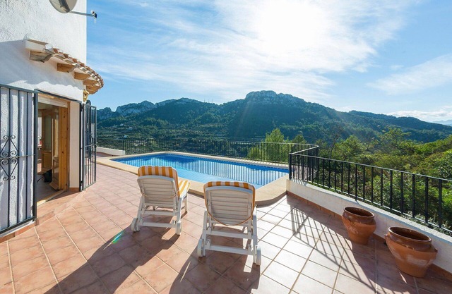 Beautiful private villa for 7 guests with WIFI, A/C, private pool, TV and terrace