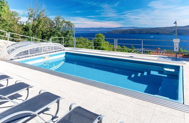 Beautiful private villa for 10 guests with A/C, private pool, WIFI, TV and terrace