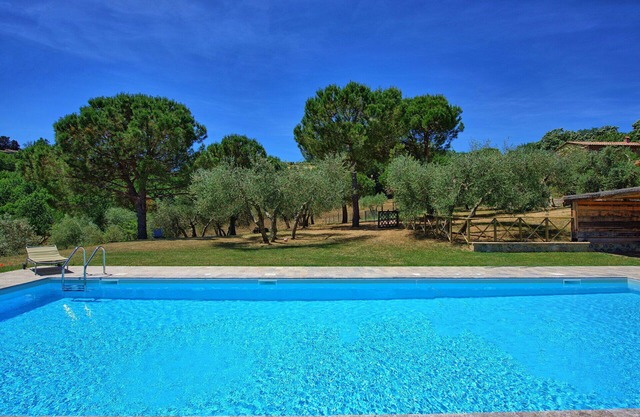 Beautiful private villa for 6 guests with WIFI, A/C, pool and panoramic view