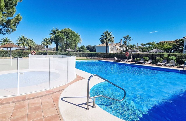 Beautiful villa for 4 guests with WIFI, pool, A/C, TV and terrace