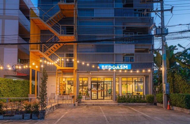 BEDGASM Hotel x Café at Nimman