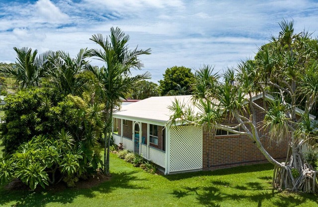 Bella Rose - 3 BR w/Boat Parking - Walk to Beach