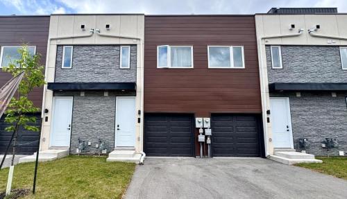 Bentley Commons Fallsview Towns