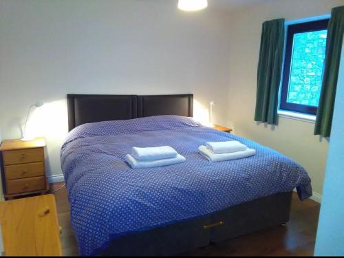 Berryhill Cottage - 3 bedroom 2 bathroom self-catering - sleeps 6 - Private off-road parking - Yard & Shed - Suit Contractors - Peterhead 1 mile - Newly Refurbished - Underfloor Heating - Drying Room - Golf Driving Range - Cafe - Extensive Footpaths