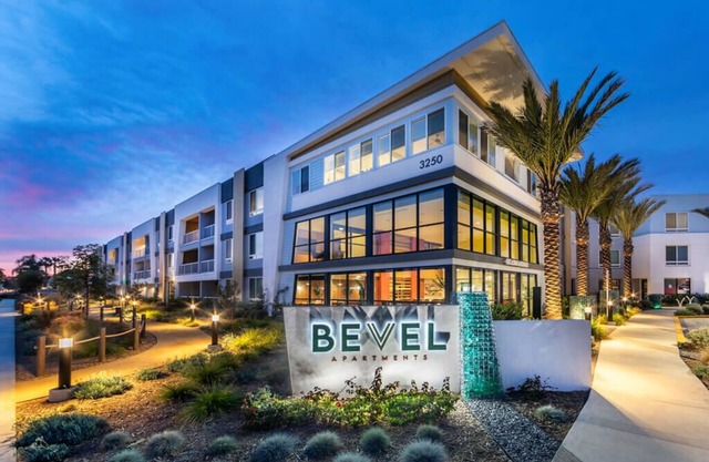 Bevel Apartments: Stylish 1-Bedroom with AC & Fitness Center in Prime Point Loma
