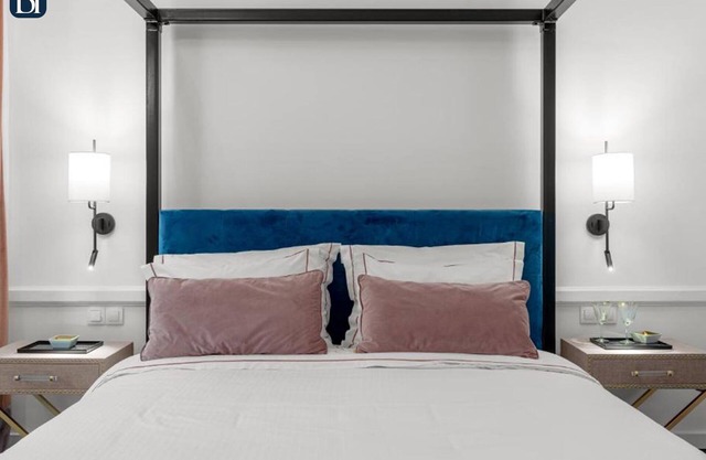 BHA013 - C - Suite Athens