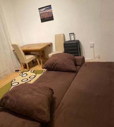Big spacy Room for 2 person,close to trade fair, free parking, supermarket near