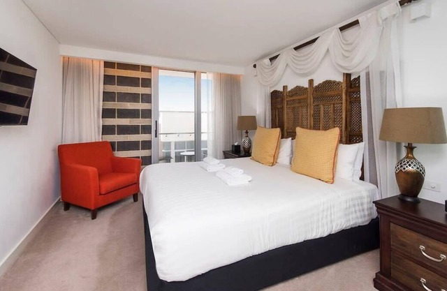 Bohemian 1 Bedroom Apartment with Rooftop Terrace