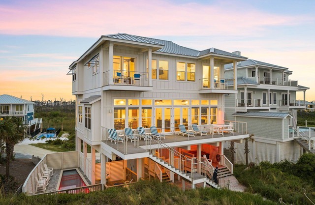 Book Your Fall Stay Today! Gulf Front Home! Private Pool and Hot Tub! Pet Friendly!