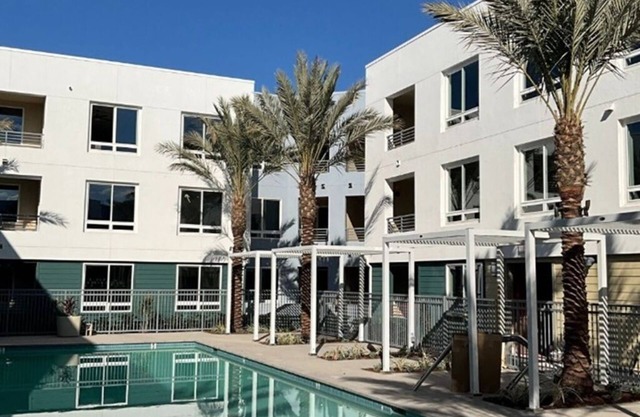 Bowen: Chic 1-Bedroom w/AC & Gym in Lovely Point Loma, San Diego