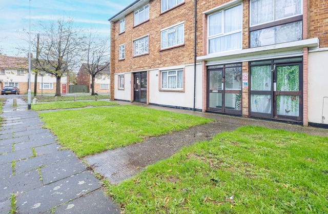 Brambles House West Drayton 3 Bedroom