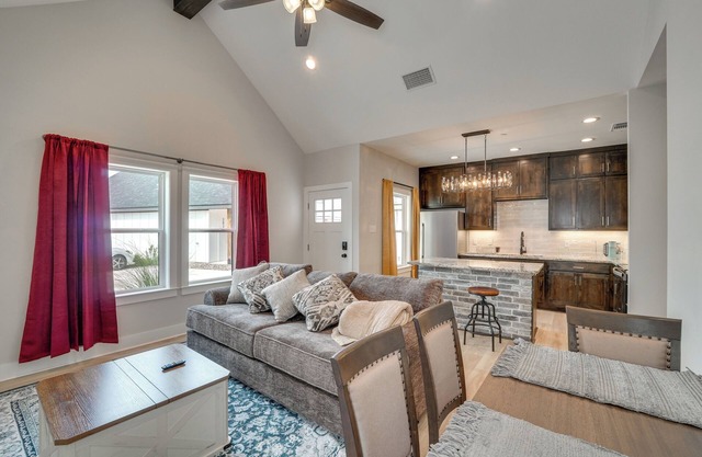Brand-New Home 2 Mi to Shannon Med Center!