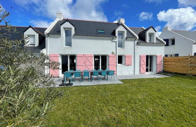 Brand new luxury house near the quiet port
