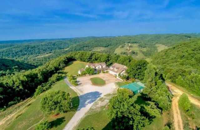 Branson White River Suite: A Private Forest Retreat