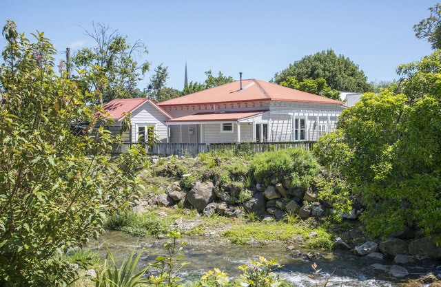 Brookville Cottage - Secluded Nelson Central Location