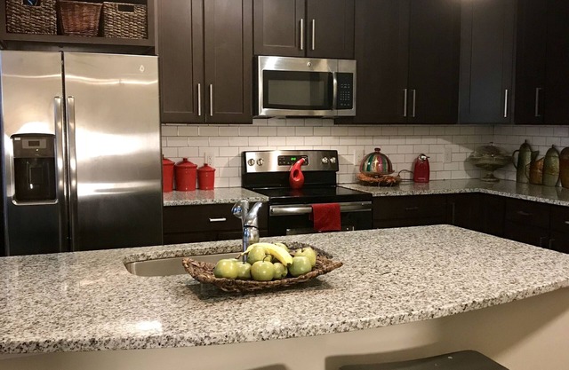 Buckhead Piano💛 Villa (Nurse+family friendly)