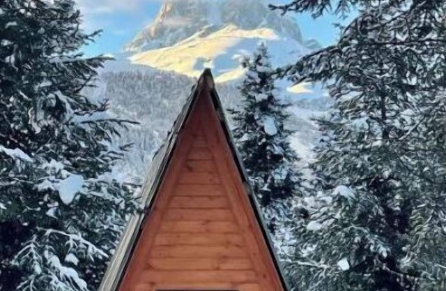 Bude Mestia cottages-Family Room with Private Bathroom