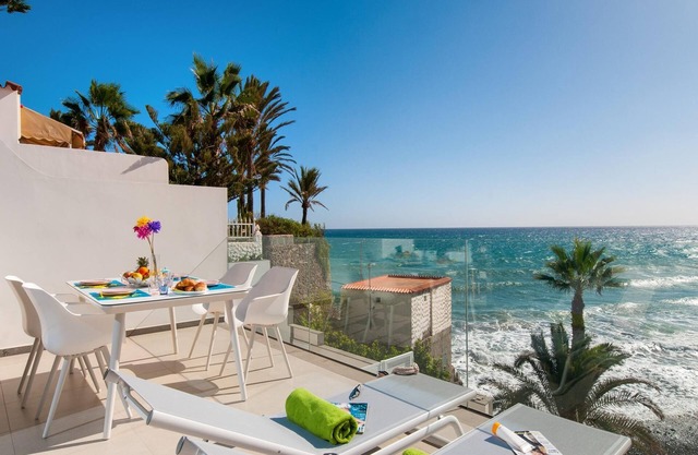 Bungalow Playa del Aguila II over the sea by VillaGranCanaria