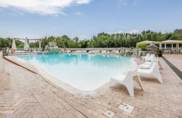 Bungalow Near The Beach 6, Agropoli, Italy