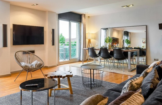 By Barcelona’s most luxurious shoreline, in the former Olympic Village, a 5 room private penthouse
