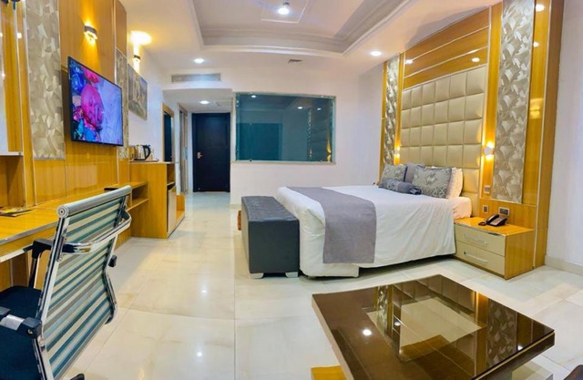 Caesar's Luxury Hotel