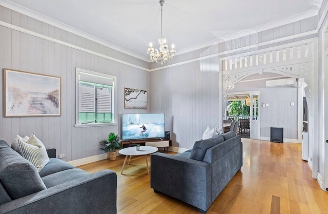 Camphill Retreat - 3BD, 7Km to Brisbane CBD