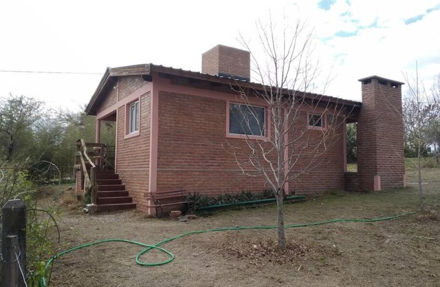 Casa con gran jardín a 100 mts del Río Amboy
