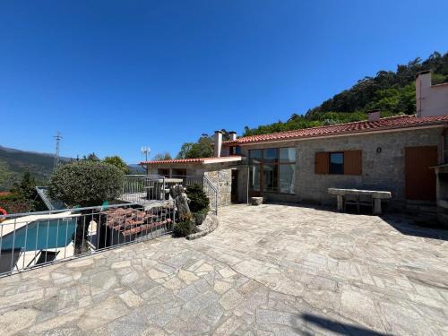Casa da Lage - Lareira - Vistas rio - Gerês