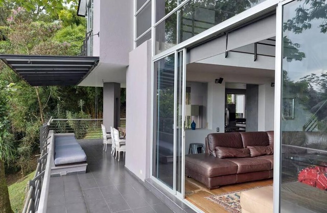 Casa en la montaña con hermosa vista a Medellín