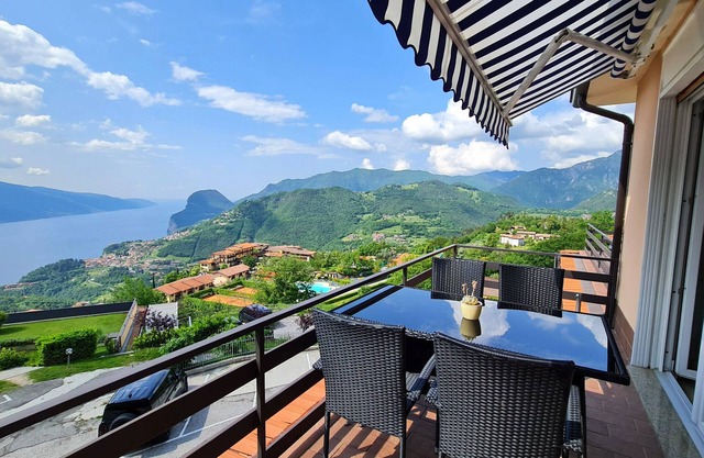 Casa Irene le Balze apartment lake view