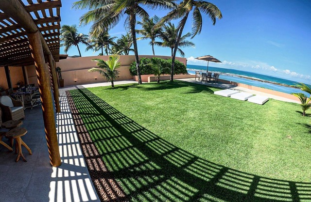 Casa pé na areia com 05 suítes