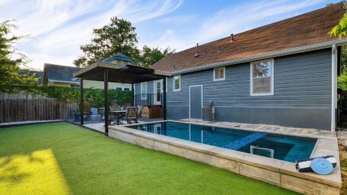 Casa Que Canta by AvantStay Private Pool Firepit Walkable East Austin Gem