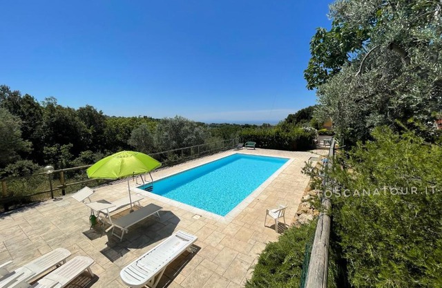 Casa Sophia con piscina - ingresso, giardino, barbecue e parcheggio privati by ToscanaTour