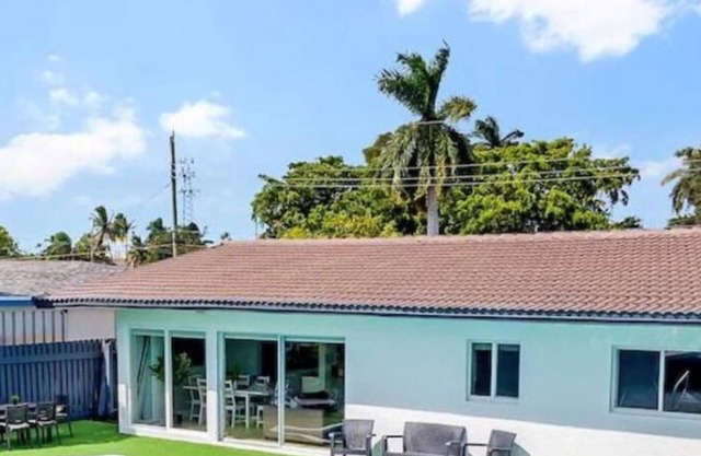 Casa Utopia Waterfront Pool 15 min to Beach