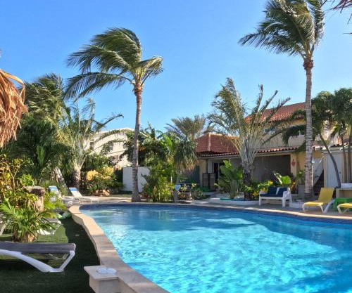 Casalina Garden 2 blocks to Palm Beach & Kitesurfing school