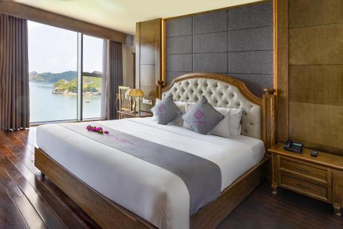 Cat Ba Luxury Legend Hotel