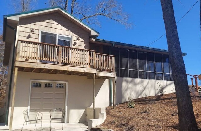 Catfish Cove at Watts bar Lake