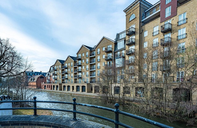Celador Apartments - Riverside House Serviced Apartments